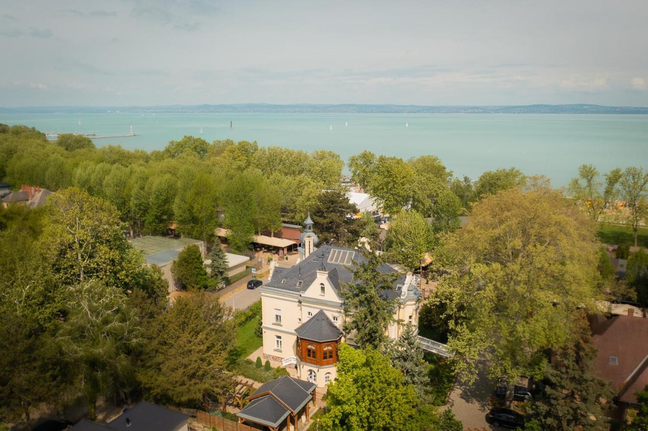 Avilla Thanhoffer Siofok Exterior photo